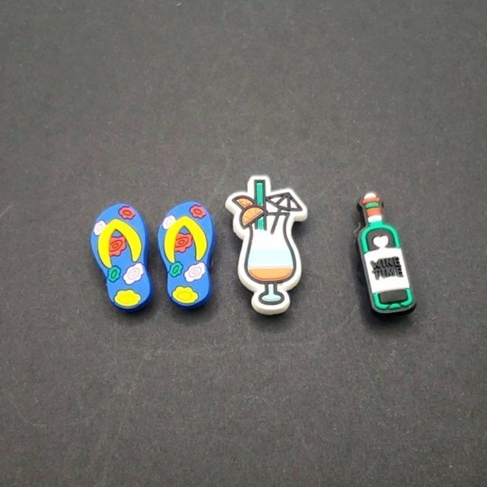 𝅺bottle of wine pina colada vacation shoe charms flip flop Jibbitz